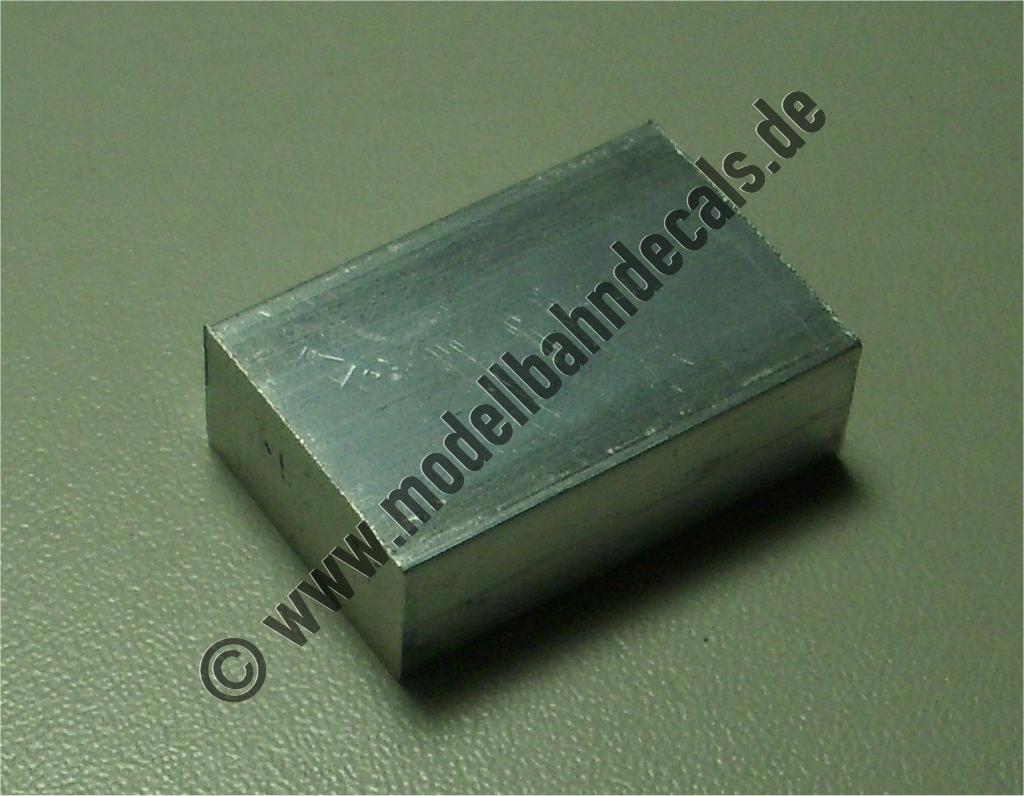 "Schneideklötzchen (Alu) 20x30x10 mm - dann, wenn das Lineal zu gross wäre.. "